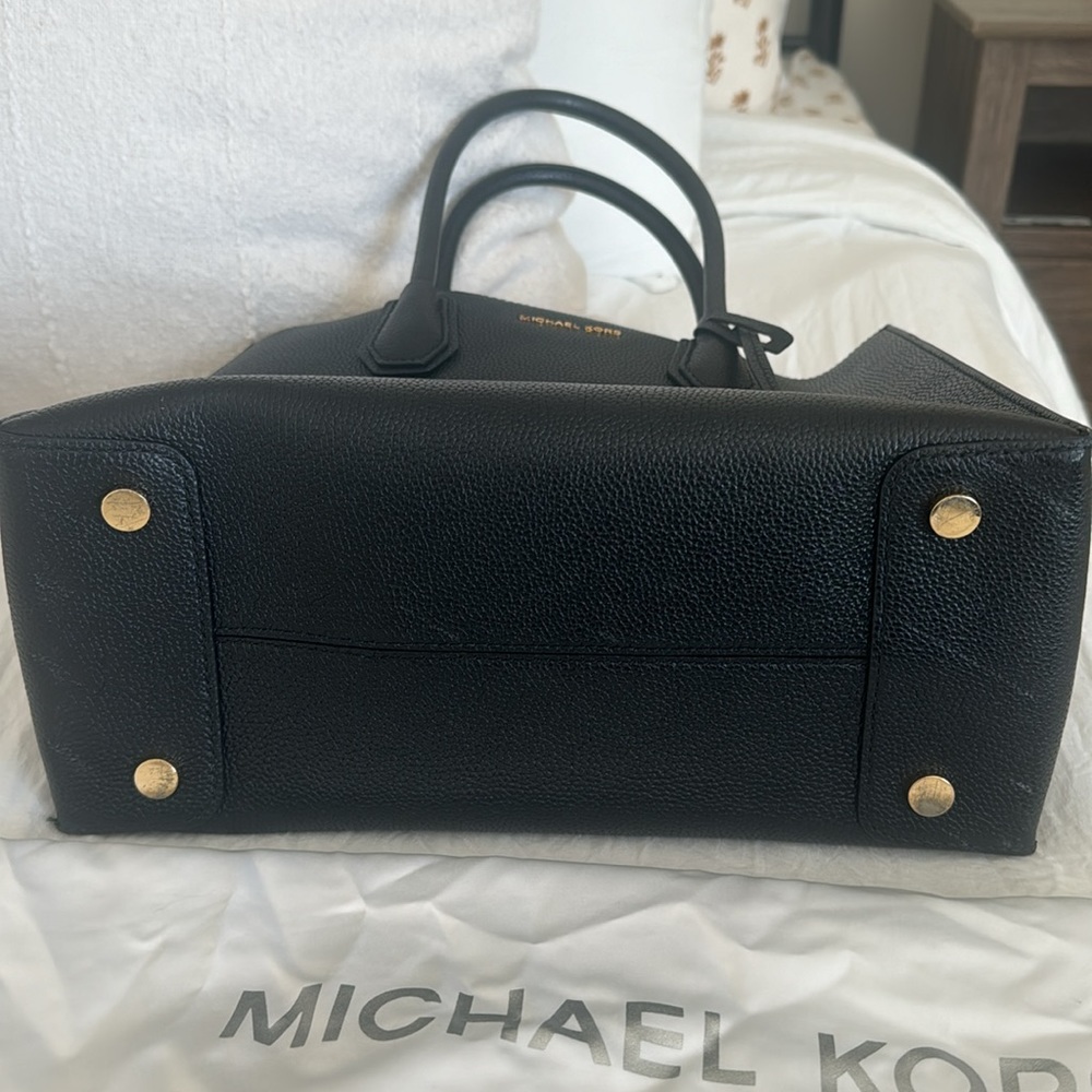 Michael Kors Mercer Large Bag - Picture 3 of 4